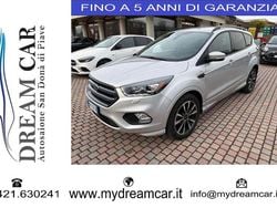 Grigio Usata 2017 Ford Kuga ST-Line SUV | 12.990 € (Buon prezzo)