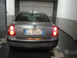 Grigio Usata 2002 VW Passat Tre volumi | 1300 € (Buon prezzo)