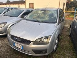 Argento Usata 2005 Ford Focus Tre volumi | 700 € (Super prezzo)