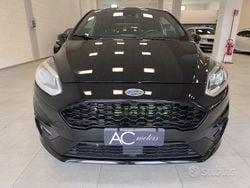 Nero Usata 2017 Ford Fiesta ST-Line Due volumi | 8990 € (Cara)