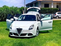 Bianco Usata 2010 Alfa Romeo Giulietta Due volumi | 6500 € (Molto cara)