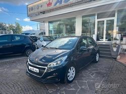 Grigio Usata 2016 Peugeot 208 Active Due volumi | 4990 € (Buon prezzo)