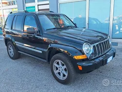 Usata 2006 Jeep Cherokee Limited SUV | 2500 € (Super prezzo)