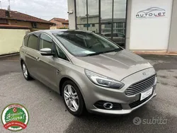 Grigio scuro Usata 2015 Ford S-MAX Titanium Monovolume | 11.999 € (Ottimo prezzo)