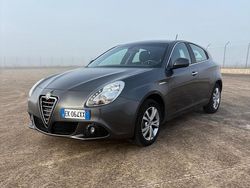 Grigio Usata 2012 Alfa Romeo Giulietta Exclusive Tre volumi | 7990 € (Buon prezzo)