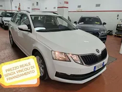Bianco pastello Usata 2020 Skoda Octavia Ambition Station wagon | 17.950 € (Ottimo prezzo)