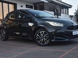 Nero Usata 2022 Toyota Yaris Hybrid Trend Tre volumi | 16.500 € (Ottimo prezzo)