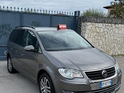 Grigio Usata 2010 VW Touran Highline Monovolume | 5500 € (Buon prezzo)