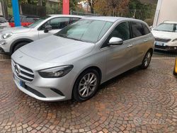Argento Usata 2019 Mercedes B220 Premium Monovolume | 23.200 € (Buon prezzo)