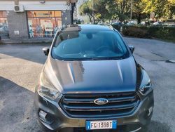 Grigio Usata 2017 Ford Kuga ST-Line SUV | 15.200 € (Molto cara)