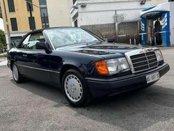 Blu/azzurro Usata 1994 Mercedes E300 Cabrio | 36.500 €