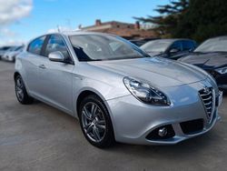 Argento Usata 2014 Alfa Romeo Giulietta Distinctive Tre volumi | 8990 € (Buon prezzo)