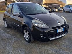 Nero Usata 2011 Renault Clio III Dynamique Tre volumi | 3700 € (Buon prezzo)