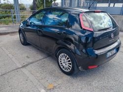 Nero Usata 2015 Fiat Grande Punto Due volumi | 4300 € (Cara)