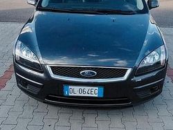 Grigio Usata 2007 Ford Focus Tre volumi | 4000 € (Cara)
