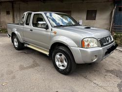Argento Usata 2004 Nissan Navara Pick-up | 8800 € (Buon prezzo)