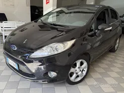 Nero Usata 2010 Ford Fiesta Titanium Due volumi | 3800 € (Buon prezzo)