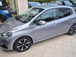 Grigio Usata 2019 Peugeot 208 Active Due volumi | 9900 € (Buon prezzo)