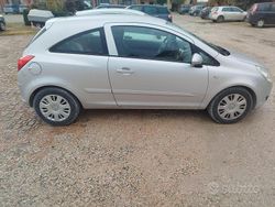 Grigio Usata 2007 Opel Corsa Due volumi | 2000 € (Buon prezzo)