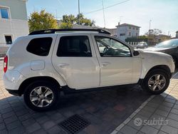 Bianco Usata 2016 Dacia Duster Lauréate SUV | 9300 € (Buon prezzo)