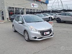 Grigio Usata 2013 Peugeot 208 Access Due volumi | 5950 € (Buon prezzo)