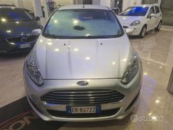 Grigio Usata 2013 Ford Fiesta Tre volumi | 6299 € (Buon prezzo)