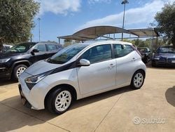Grigio Usata 2021 Toyota Aygo Due volumi | 11.900 € (Buon prezzo)