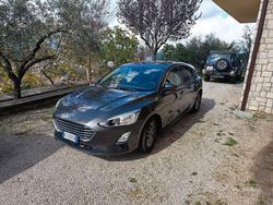 Grigio Usata 2018 Ford Focus Titanium Tre volumi | 11.000 € (Buon prezzo)
