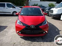 Rosso Usata 2017 Toyota Aygo Business Edition Due volumi | 6490 € (Super prezzo)