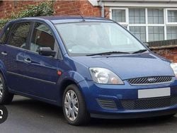 Usata 2005 Ford Fiesta Ambiente Tre volumi | 1500 € (Buon prezzo)