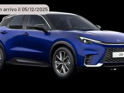 Argento Nuova 2025 Lexus LBX SUV | 32.860 € (Buon prezzo)