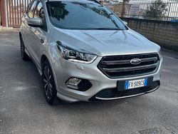 Grigio Usata 2019 Ford Kuga ST-Line SUV | 19.000 € (Molto cara)