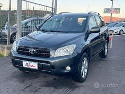 Grigio Usata 2006 Toyota RAV4 Sol SUV | 5500 € (Buon prezzo)