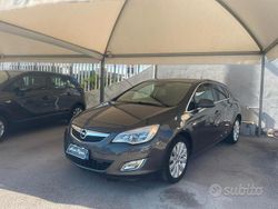 Grigio Usata 2012 Opel Astra Cosmo Tre volumi | 4600 € (Buon prezzo)