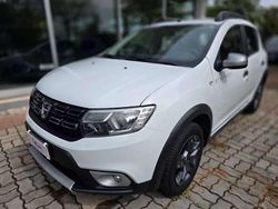 Bianco Usata 2017 Dacia Sandero Due volumi | 8800 € (Buon prezzo)