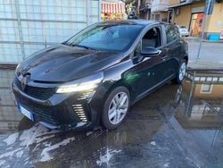 Nero Usata 2025 Renault Clio V Evolution Tre volumi | 14.500 € (Buon prezzo)