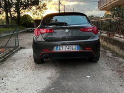 Grigio Usata 2015 Alfa Romeo Giulietta Due volumi | 6000 € (Buon prezzo)