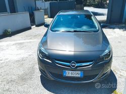 Grigio Usata 2013 Opel Astra Cosmo Station wagon | 5900 € (Buon prezzo)