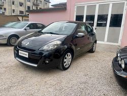 Nero Usata 2010 Renault Clio II Tre volumi | 3000 € (Buon prezzo)