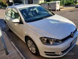 Bianco Usata 2014 VW Golf VII Sound Tre volumi | 9900 € (Buon prezzo)
