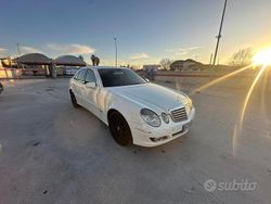 Bianco Usata 2008 Mercedes E220 Elegance Tre volumi | 4500 € (Ottimo prezzo)