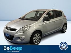 Argento metallizzato Usata 2011 Hyundai i20 Tre volumi | 7500 € (Molto cara)