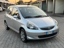 Grigio Usata 2006 Honda Jazz S Due volumi | 2300 € (Buon prezzo)