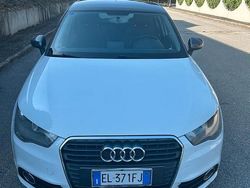 Bianco Usata 2012 Audi A1 Ambition Due volumi | 5000 € (Buon prezzo)