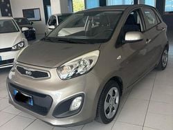Beige Usata 2014 Kia Picanto Due volumi | 3500 € (Ottimo prezzo)