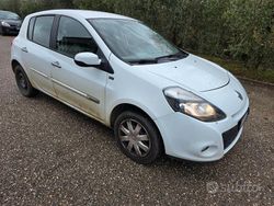 Bianco Usata 2012 Renault Clio IV Tre volumi | 1750 € (Buon prezzo)