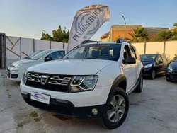 Bianco Usata 2015 Dacia Duster Lauréate SUV | 6300 € (Ottimo prezzo)