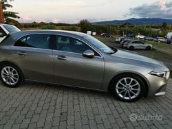 Grigio Usata 2020 Mercedes A180 Tre volumi | 18.200 € (Ottimo prezzo)