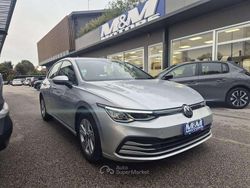 Gray Usata 2023 VW Golf Life Tre volumi | 18.400 € (Super prezzo)