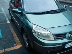 Verde Usata 2004 Renault Scénic II Monovolume | 2000 € (Cara)